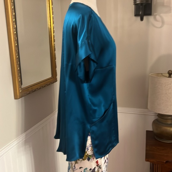 Inclan Studio 100% silk blue top. Small. - Picture 5 of 9